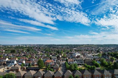İngiltere 'nin Luton kasabasındaki yerleşim yerlerinin yüksek açılı görüntüleri.