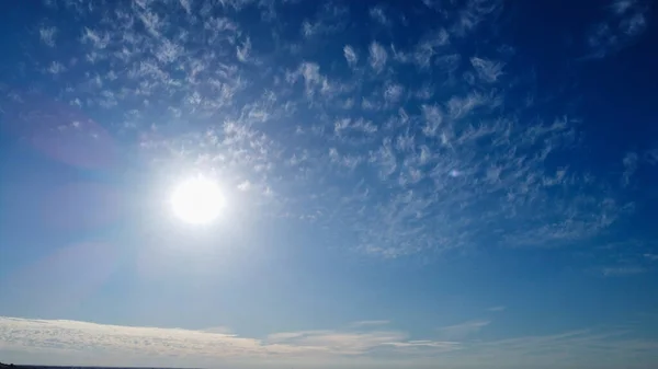 Piękne Niebo Chmurami Gorący Słoneczny Dzień Nad Luton Town England — Zdjęcie stockowe