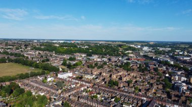İngiltere 'nin Luton şehrinin yüksek açılı hava manzarası Günbatımında Büyük Britanya, Drone' un Görüntüsü