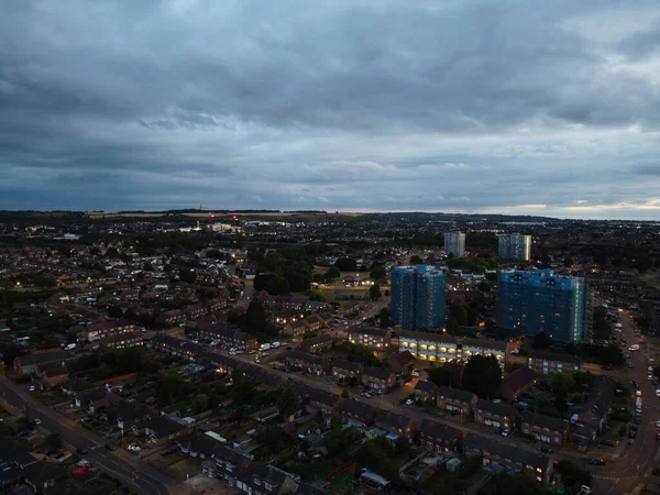 Günbatımı Gecesinde Luton City Nin Yüksek Açılı Hava Görüntüleri — Stok fotoğraf