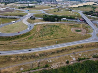 M1 J11 Otoyolları Luton İngiltere 'deki kırsal alanların hava görüntüleri.