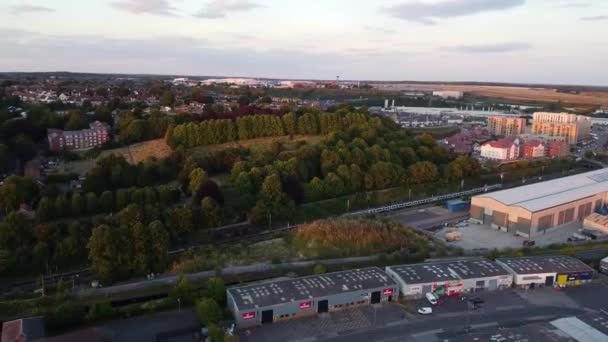 Hermosa Vista Aérea Ciudad Luton Inglaterra Reino Unido Atardecer Nubes — Vídeo de stock