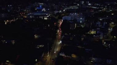 Güzel Hava Yüksek Açılı Drone 'un İngiliz Kasabası Gece Görüntüsü