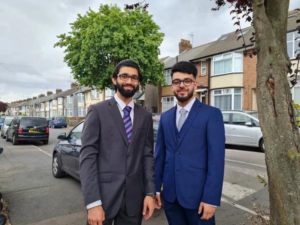 Young Males Young Businessmen Posing Street Luton England — Photo