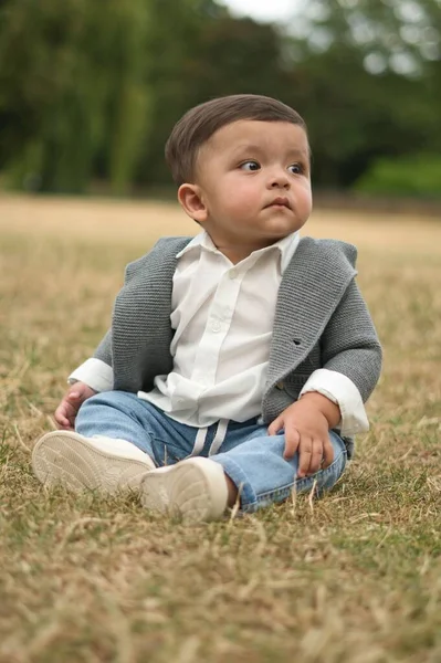 Months Old Cute Baby Enjoying Posing Camera Park Luton England — Fotografia de Stock