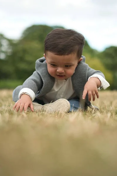 Months Old Cute Baby Enjoying Posing Camera Park Luton England — стоковое фото