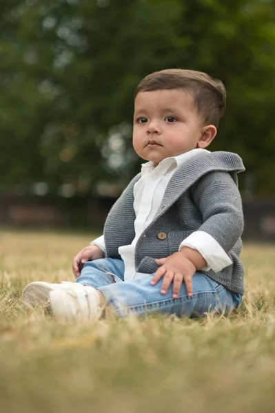 Months Old Cute Baby Enjoying Posing Camera Park Luton England — Stock Photo, Image