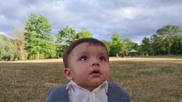 Months Old Cute Baby Enjoying Posing Camera Park Luton England — Vídeos de Stock