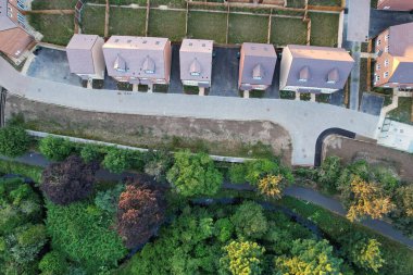 İngiltere 'nin Luton şehrinin yüksek açılı hava manzarası Günbatımında Büyük Britanya, Drone' un Görüntüsü