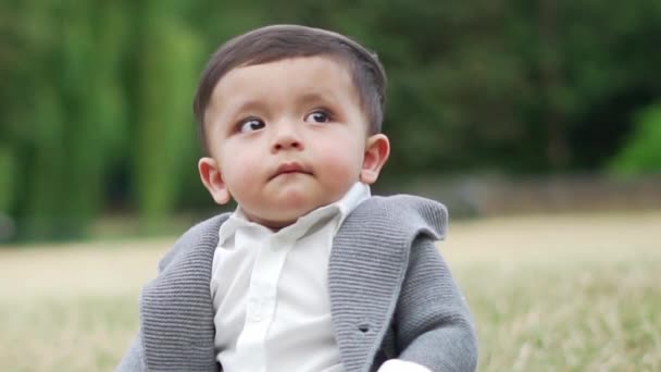 Cute Asian Pakistani Baby Boy Posing Local Park England — Vídeo de Stock
