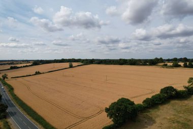 İngiltere 'nin köy ve kırsal kesimlerinden geçen İngiliz Karayolları ve Trafik Yüksek Açı görüntüsü