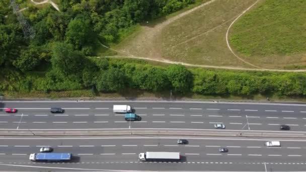 High Angle Aerial View British Roads Traffic Passing Luton City — Stock video