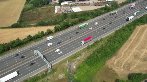 Luton City Ngiltere Kırsalından Geçen Ngiliz Karayolları Trafik Yüksek Açı — Stok video