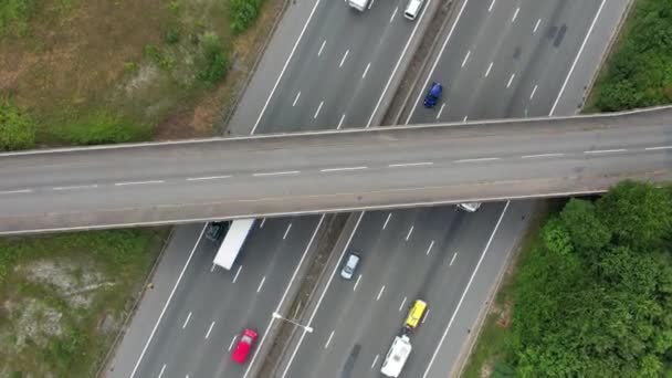 High Angle Aerial View British Roads Traffic Passing Luton City — стокове відео
