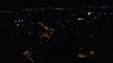 British City 'nin Güzel Gece Hava Görüntüsü, Yüksek Angle Drone' un İngiltere 'deki Luton Town Görüntüsü