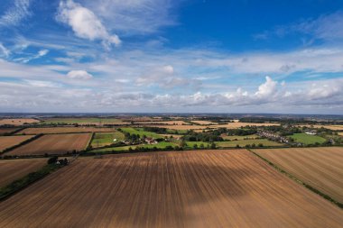 İngiliz Kırsal Bölgesi 'nin hava görüntüleri ve yüksek açılı görüntüsü, insansız hava aracı görüntüleri.