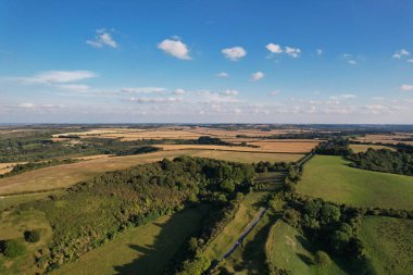 İngiliz Kırsal Bölgesi 'nin hava görüntüleri ve yüksek açılı görüntüsü, insansız hava aracı görüntüleri.