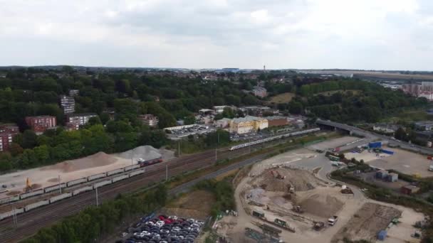 Aerial Footage High Angle Train Tracks Central Luton Railway Station — 비디오