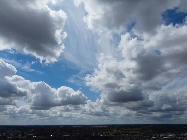 Most Beautiful Sky Thick Clouds British Town Hot Sunny Day — Stok fotoğraf