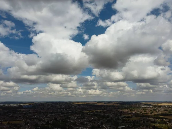 Most Beautiful Sky Thick Clouds British Town Hot Sunny Day — Stock Photo, Image