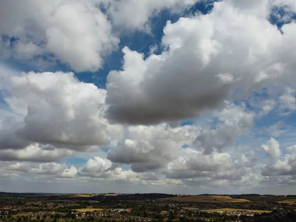 Most Beautiful Sky Thick Clouds British Town Hot Sunny Day — Stockfoto