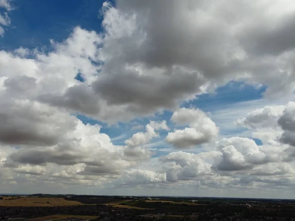 Most Beautiful Sky Thick Clouds British Town Hot Sunny Day — стоковое фото