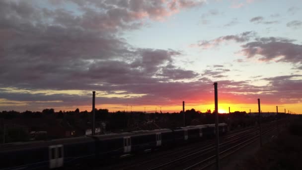 Train Moving Tracks Sunset Time Footage Captured Leagrave Luton Station — Vídeo de Stock