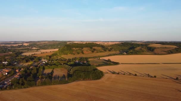British Countryside Landscape Sharpenhoe Clappers Bedfordshire England Drone Footage Sunset — ストック動画