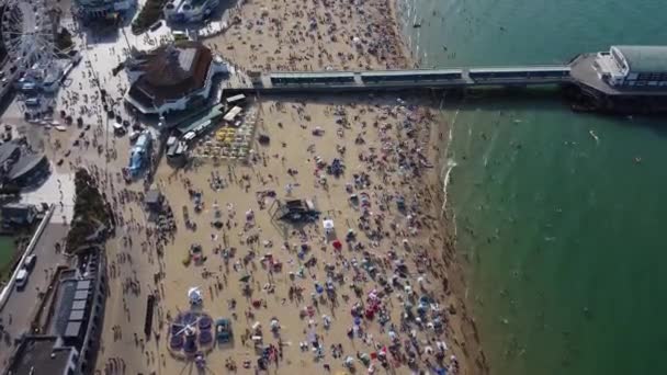 People Enjoying Relaxing Bournemouth Beach England Footage Taken Bournemouth Beach — Stok video