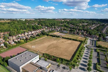 Sixth Form College Luton Bedfordshire Luton, England Great Britain. Specialist Sixth Form College providing academic and general vocational education for 16 to 18 year olds in Luton. Established in 1966,  College is the oldest such institution