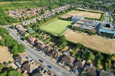 Sixth Form College Luton Bedfordshire Luton, England Great Britain. Specialist Sixth Form College providing academic and general vocational education for 16 to 18 year olds in Luton. Established in 1966,  College is the oldest such institution