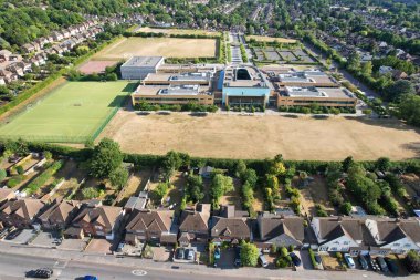 Sixth Form College Luton Bedfordshire Luton, England Great Britain. Specialist Sixth Form College providing academic and general vocational education for 16 to 18 year olds in Luton. Established in 1966,  College is the oldest such institution