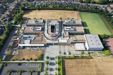 Sixth Form College Luton Bedfordshire Luton, England Great Britain. Specialist Sixth Form College providing academic and general vocational education for 16 to 18 year olds in Luton. Established in 1966,  College is the oldest such institution