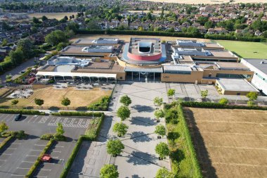 Sixth Form College Luton Bedfordshire Luton, England Great Britain. Specialist Sixth Form College providing academic and general vocational education for 16 to 18 year olds in Luton. Established in 1966,  College is the oldest such institution