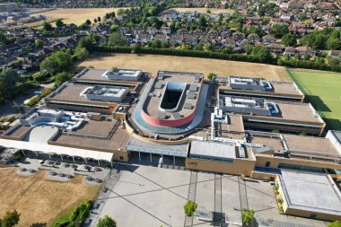 Sixth Form College Luton Bedfordshire Luton, England Great Britain. Specialist Sixth Form College providing academic and general vocational education for 16 to 18 year olds in Luton. Established in 1966,  College is the oldest such institution