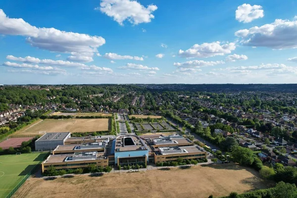 Sixth Form College Luton Bedfordshire Luton, England Great Britain. Specialist Sixth Form College providing academic and general vocational education for 16 to 18 year olds in Luton. Established in 1966,  College is the oldest such institution