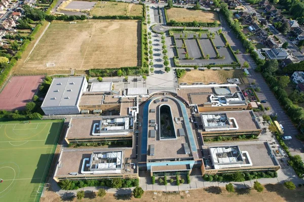 Sixth Form College Luton Bedfordshire Luton, England Great Britain. Specialist Sixth Form College providing academic and general vocational education for 16 to 18 year olds in Luton. Established in 1966,  College is the oldest such institution