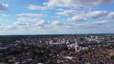 İngiltere 'nin merkez Luton kasabasındaki binaların güzel yüksek açılı görüntüleri
