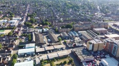 Luton Şehir Merkezi Binaları Yüksek Açı Görünümü, İngiliz Şehri üzerindeki Drone Görüntüsü