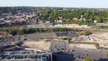 İngiltere 'den geçen raylardaki İngiliz Demiryolları. Drone Kamera Görünümü 