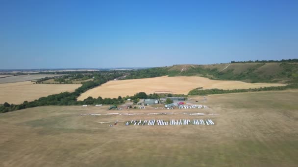 英格兰 Bedfordshire 2022年8月13日 滑翔机机场在机场的空中拍摄 沙丘高角度拍摄 美丽的英格兰乡村 — 图库视频影像