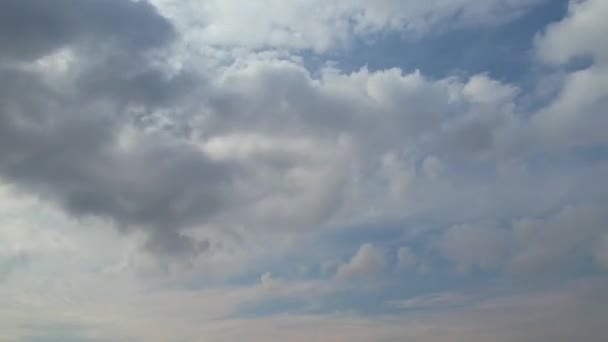 Fast Moving Clouds British City Time Lapse Beelden Regenachtige Dag — Stockvideo