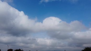 Dramatik Bulutların ve Gökyüzünün Güzel Yüksek Açılı Görüntüsü