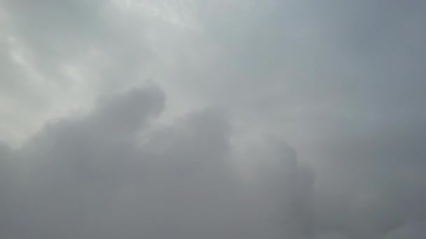 Ngiliz Kasabasında Hızlı Yağmur Bulutları — Stok video