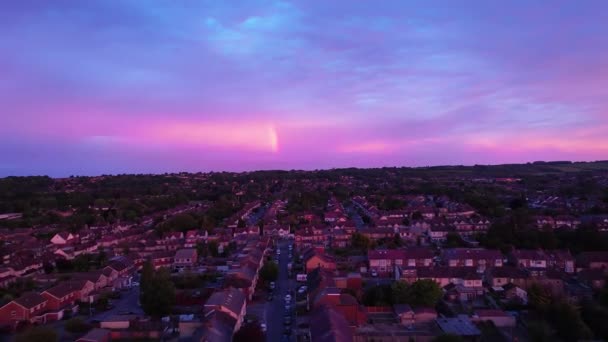 Cielo Rojo Dramático Atardecer Sobre Ciudad Luton Inglaterra — Vídeos de Stock