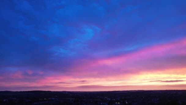 Dramatischer Roter Himmel Bei Sonnenuntergang Über Luton City England — Stockvideo