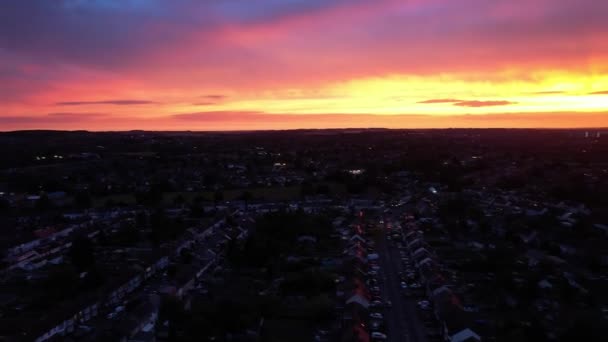 Драматическое Красное Небо Закате Над Английским Городом Лутон — стоковое видео