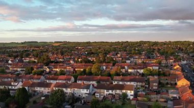 Luton City 'nin yüksek açılı görüntüleri. Görüntü, Drone 'la Günbatımı sırasında çekildi