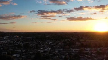 Luton City 'nin yüksek açılı görüntüleri. Görüntü, Drone 'la Günbatımı sırasında çekildi