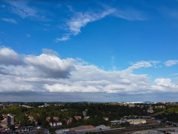 Belas Nuvens Cena Sobre Cidade Britânica Inglaterra Reino Unido — Fotografia de Stock